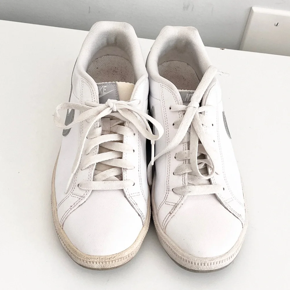 Nike White 454256 ‘Court Majestic’ Silver Sneakers, Size 8